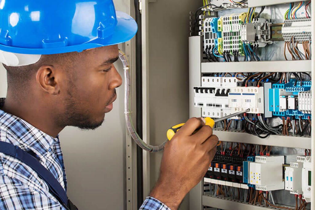 Can An Electrical Engineer Become A Software Engineer